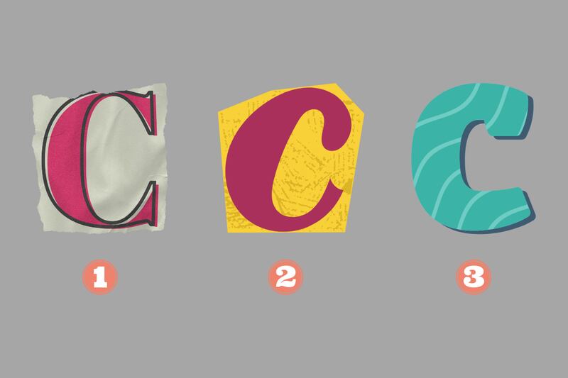 tres letras C: la primera rosada y más cuadrada; la segunda rosada, circular y en un fondo amarillo; la tercera, redonda y de color azul.