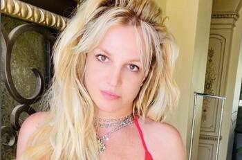 Britney Spears aparece sin su anillo de bodas días después de que su esposo se quitara el suyo