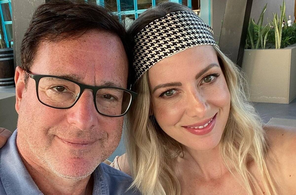 Esposa de Bob Saget lo recuerda a un año de su muerte