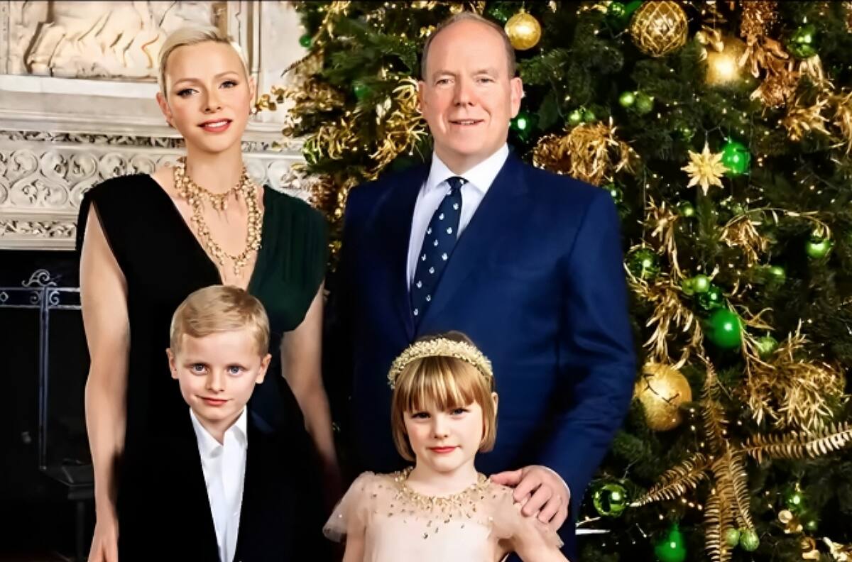 Princesa Charlene deslumbra en la tarjeta de felicitación navideña y le llueven elogios