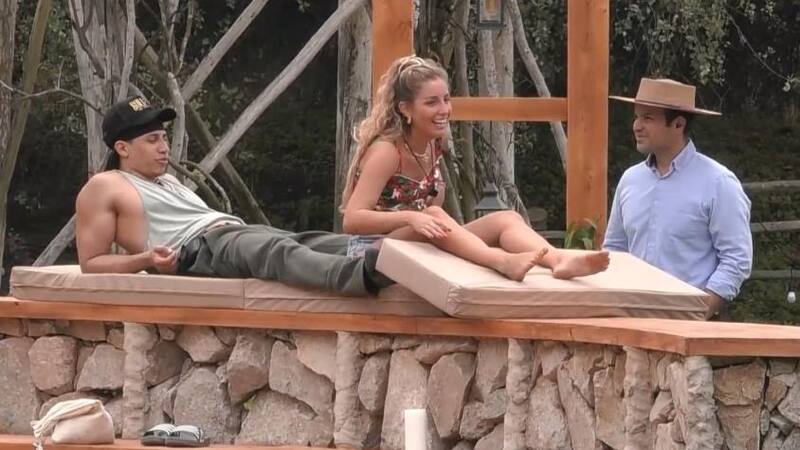 En "Tierra Brava" Daniela Castro tuvo un romance con Uriel Romero, más conocido como El Futuro Fuera de Órbita.