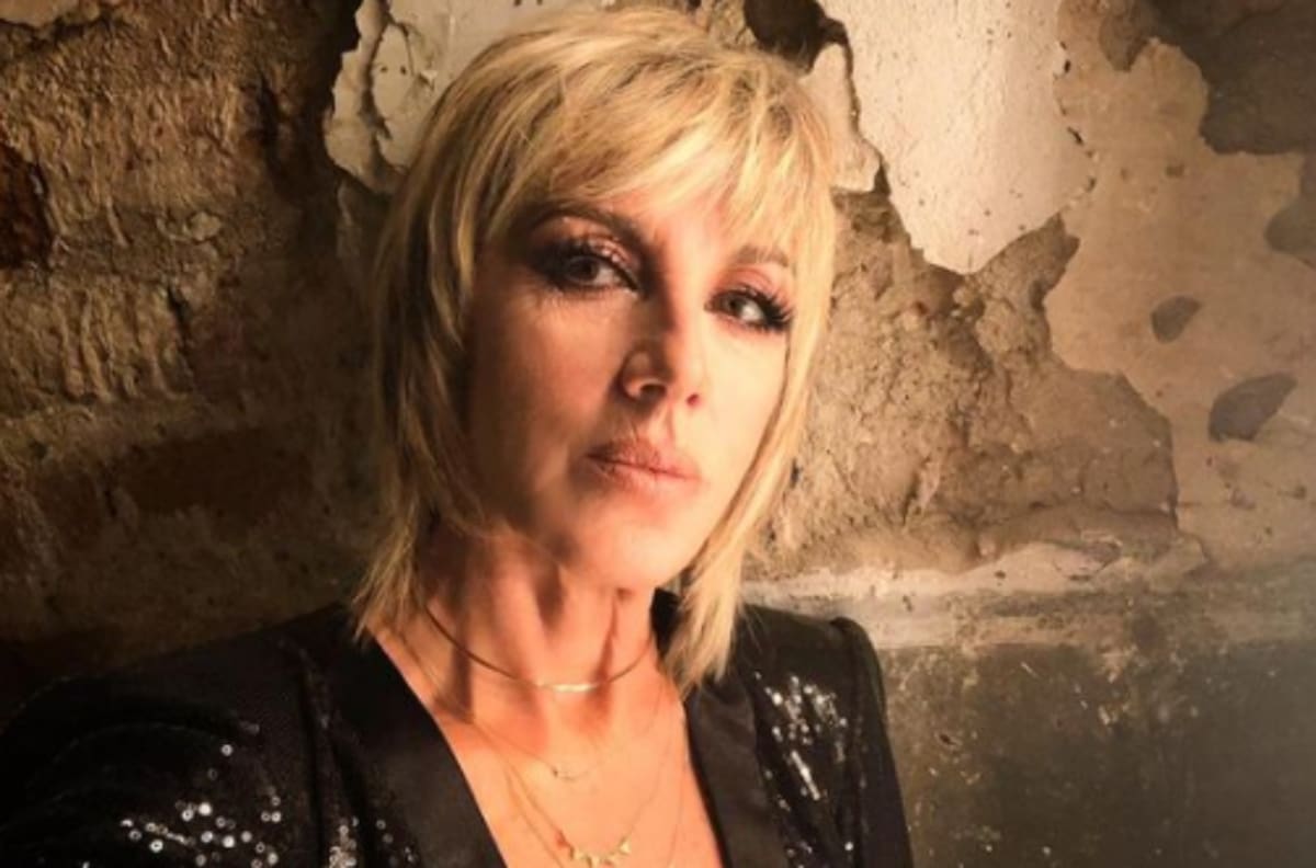 Ana Torroja sorprendió y emocionó a exestudiante chilena en nuevo programa de imitaciones