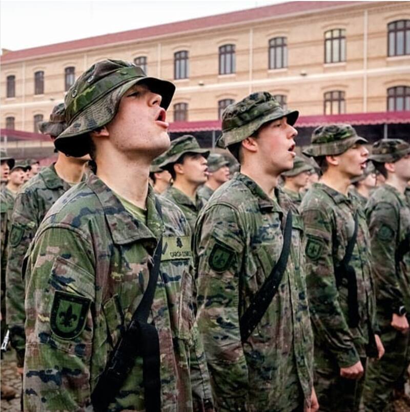 Este será el uniforme de maniobras que recibirá en la Academia General Militar de Zaragoza.
