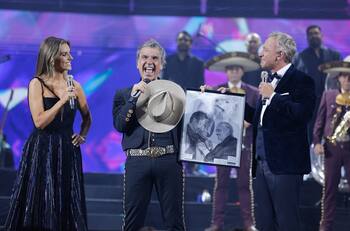 Festival de Viña 2023: Así recordó Alejandro Fernández a su fallecido padre en la Quinta Vergara