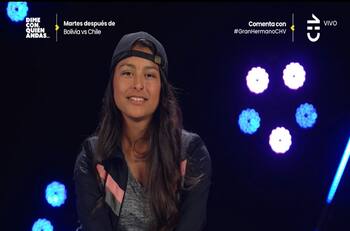 Lloró de emoción: El increíble y costoso regalo que recibió Viviana Acevedo de una fan