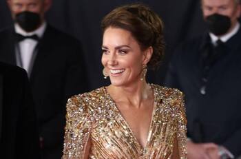 Kate Middleton arrasa en los BAFTA con los aretes más bonitos de Zara y un vestido reciclado