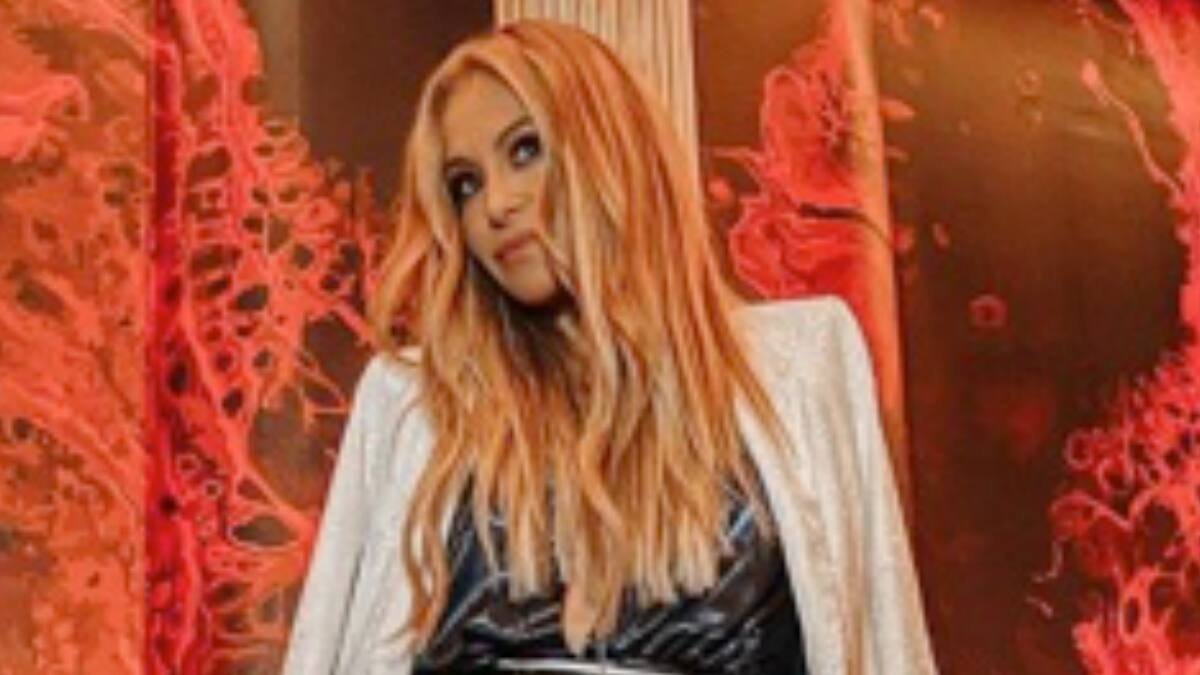 Paulina Rubio es coronada "reina gay"en Miami Beach Pride