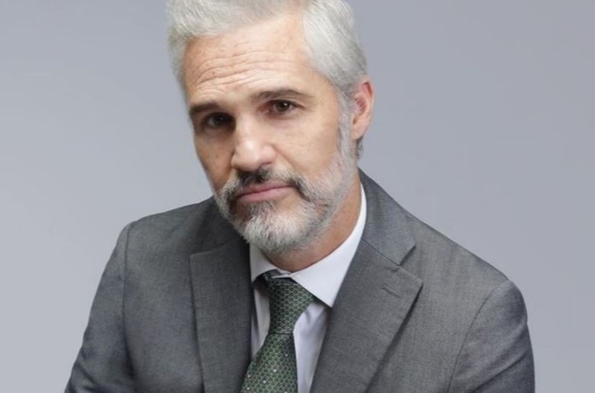 Juan Pablo Medina habla de su vida tras perder una pierna y posa con su prótesis