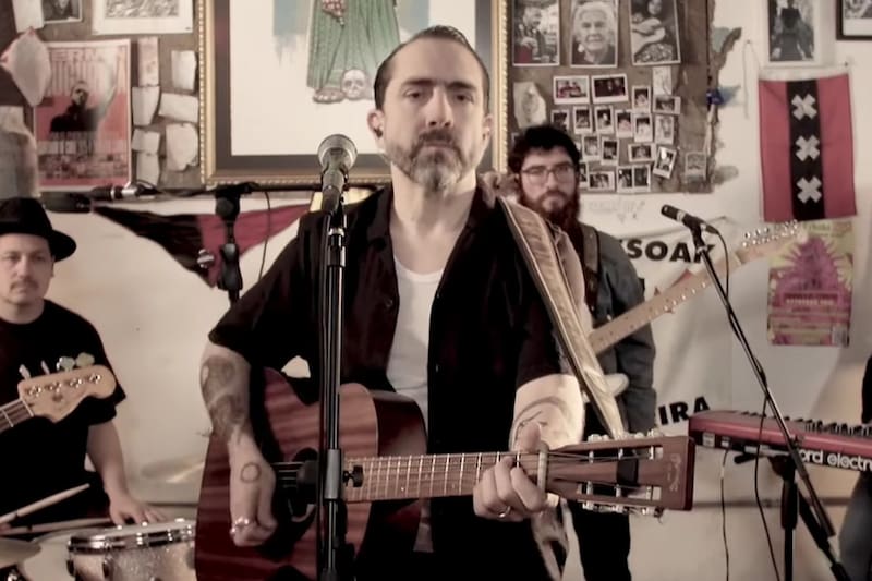 es uno de los músicos más importantes del rock chileno.