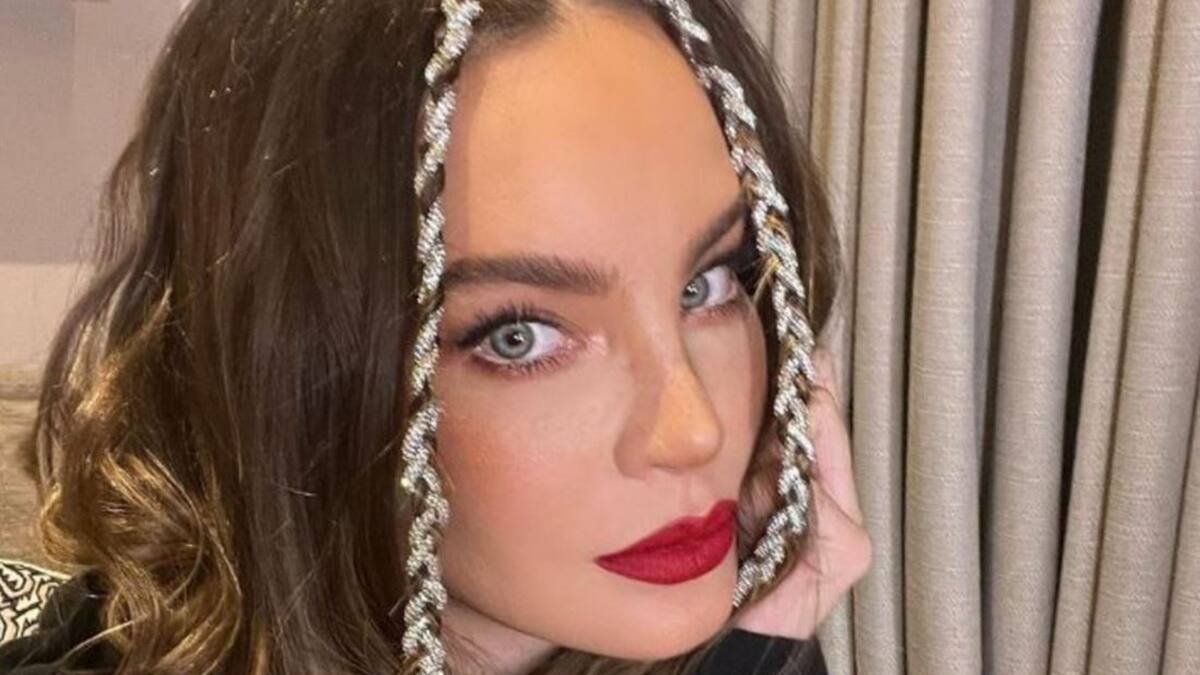 Belinda recibe regalo de ex de Christian Nodal y esta fue su reacción