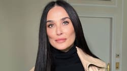 Demi Moore muestra cómo lucir un traje de baño de leopardo a los 60 años