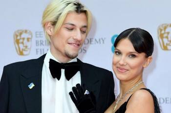 Millie Bobby Brown y su novio Jake Bongiovi desatan rumores de compromiso por misterioso anillo