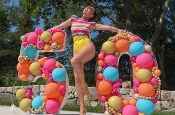 Thalía predica con el ejemplo y acude a realizarse su mastografía