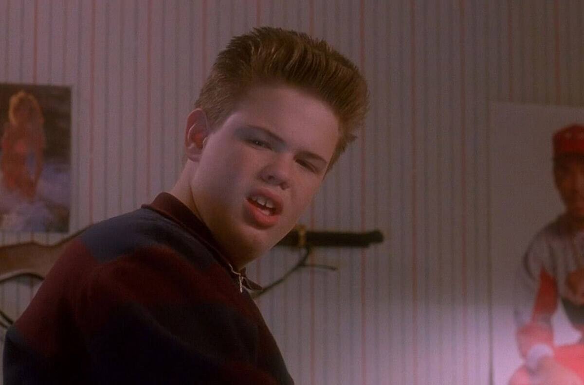 Así luce ahora "Buzz" el hermano mayor de Kevin McCallister en "Mi Pobre Angelito"