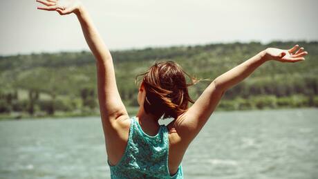 Tres signos zodiacales que fantasean con la vida de soltero el 4 de octubre de 2023