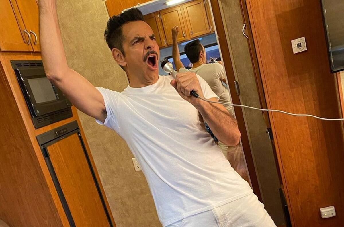 Emilio Azcárraga responde a rumores de que Eugenio Derbez está vetado y lo acusa de mentiroso