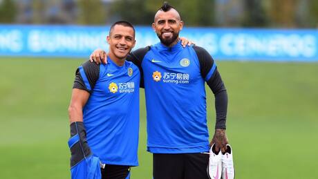 “Para que los periodistas aprendan...”: La desaforada defensa de Arturo Vidal a Alexis Sánchez