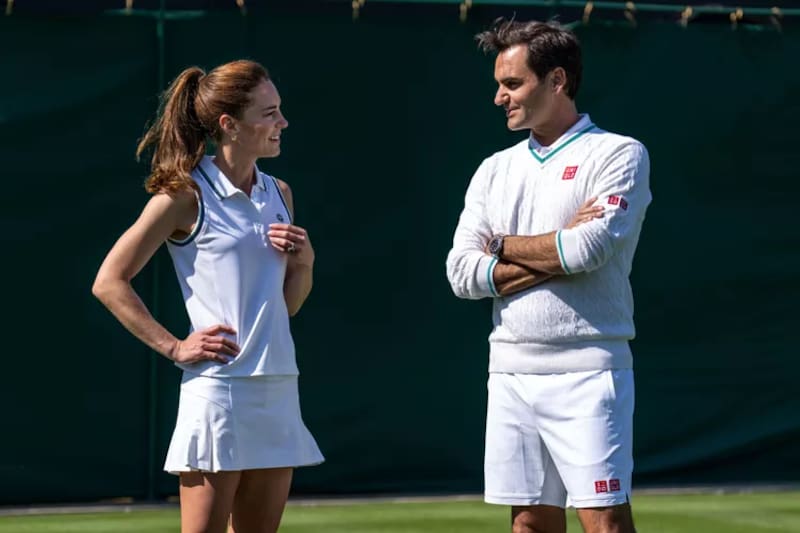 La princesa de Gales y el tenista suizo reconocen labor de recogepelotas de Wimbledon.