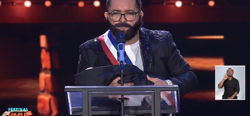 El imitador parodiando al Presidente Boric en Olmué 2026.