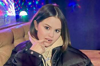 Abuelita de Selena Gomez ventila intimidades de la cantante en video sin darse cuenta