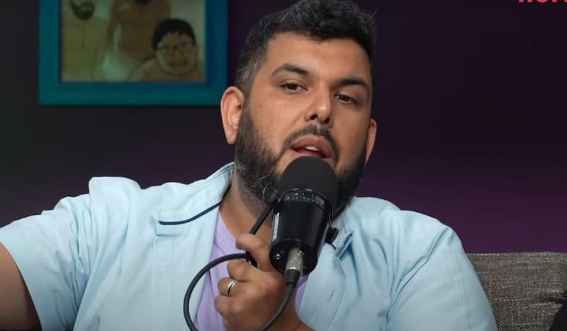 Coronel Valverde se emociona al hablar de sus inicios en el humor.