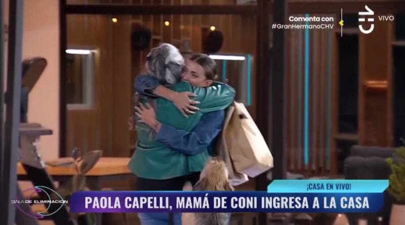 El reencuentro de Constanza Capelli y Paola Capelli en "Gran Hermano" Chile. Foto: CHV.