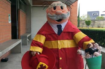 Dr. Simi responde a la campaña contra sus peluches en conciertos de Rammstein: "ahí estaré"