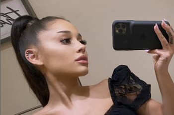 La coleta "doll hair" favorita de Ariana Grande que puedes hacer en casa