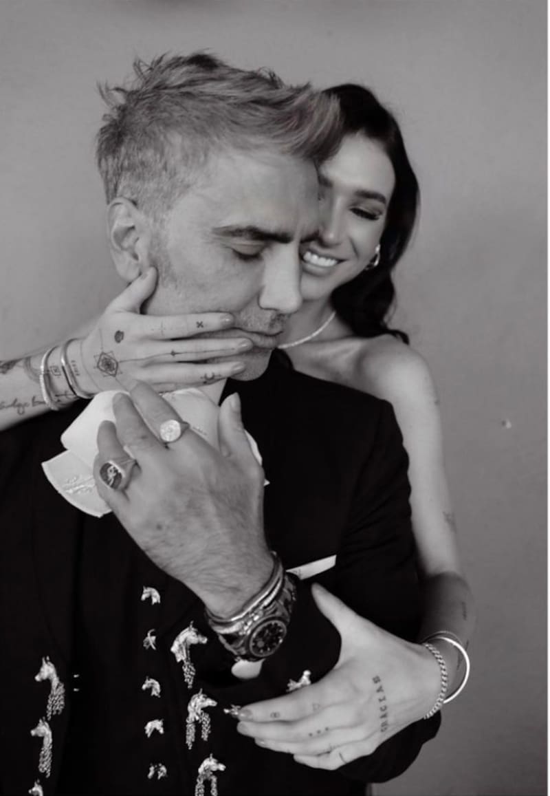 El cantante presume su amor