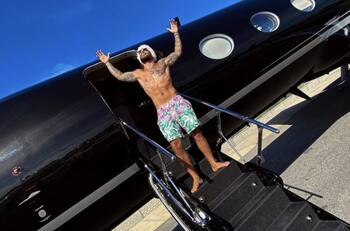 Celebridades colombianas que tienen avión propio: Shakira y Maluma en la lista