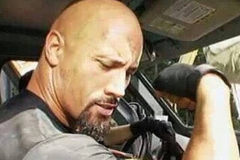 Dwayne Johnson Se detuvo a saludar - Créditos: Instagram @dwaynejohnson.fc