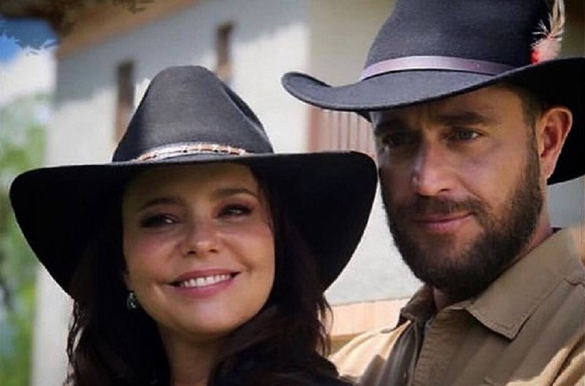 Natasha Klauss presenta a especial compañero de filmación en el rodaje de "Pasión de Gavilanes"