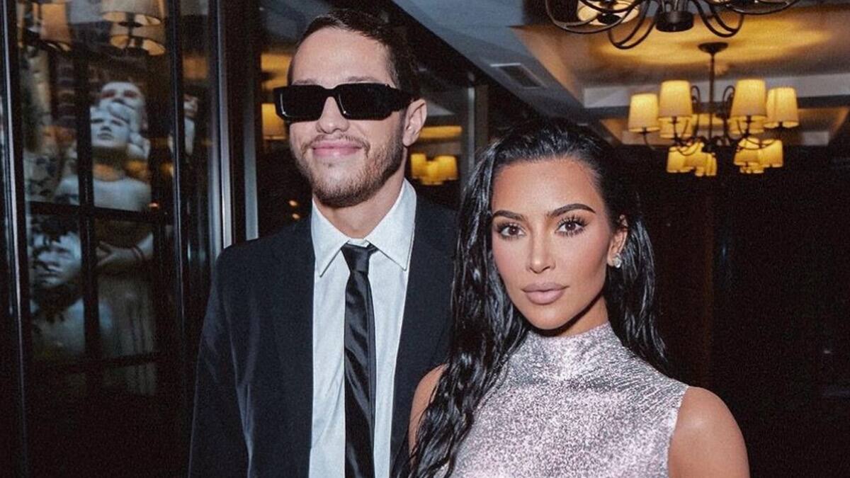 Kim Kardashian con tierno gesto, anima a Pete Davidson en el adiós a "Saturday Night Live"