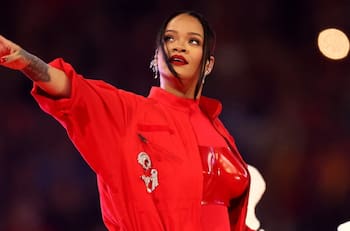 Rihanna: Así habría confirmado su segundo embarazo en el medio tiempo del Super Bowl