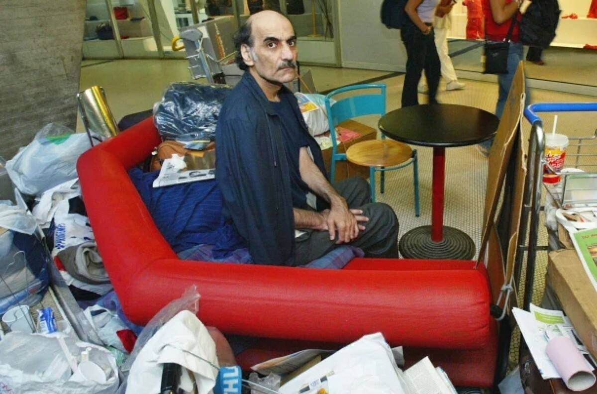 Murió Mehran Karimi Nasseri, el hombre que inspiró "The Terminal" de Steven Spielberg