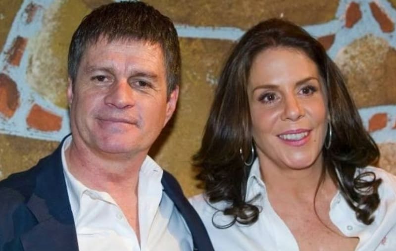 Rebecca Jones y Alejandro Camacho Rebecca Jones y Alejandro Camacho - Créditos: Captura de Pantalla