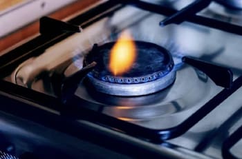 ¿La flama de tu estufa es amarilla? Cuidado, podría ser peligroso