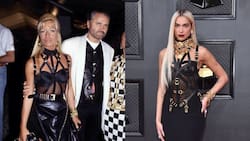 Dua Lipa rindió homenaje a Donatella Versace durante los premios Grammy 2022