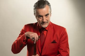 Tenía un arma de fuego: informan detención de reconocido actor chileno tras grave denuncia de su pareja