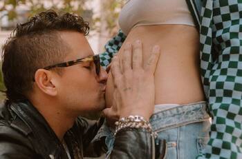 Mau Montaner sale a aclarar confusión sobre nacimiento de Apolo