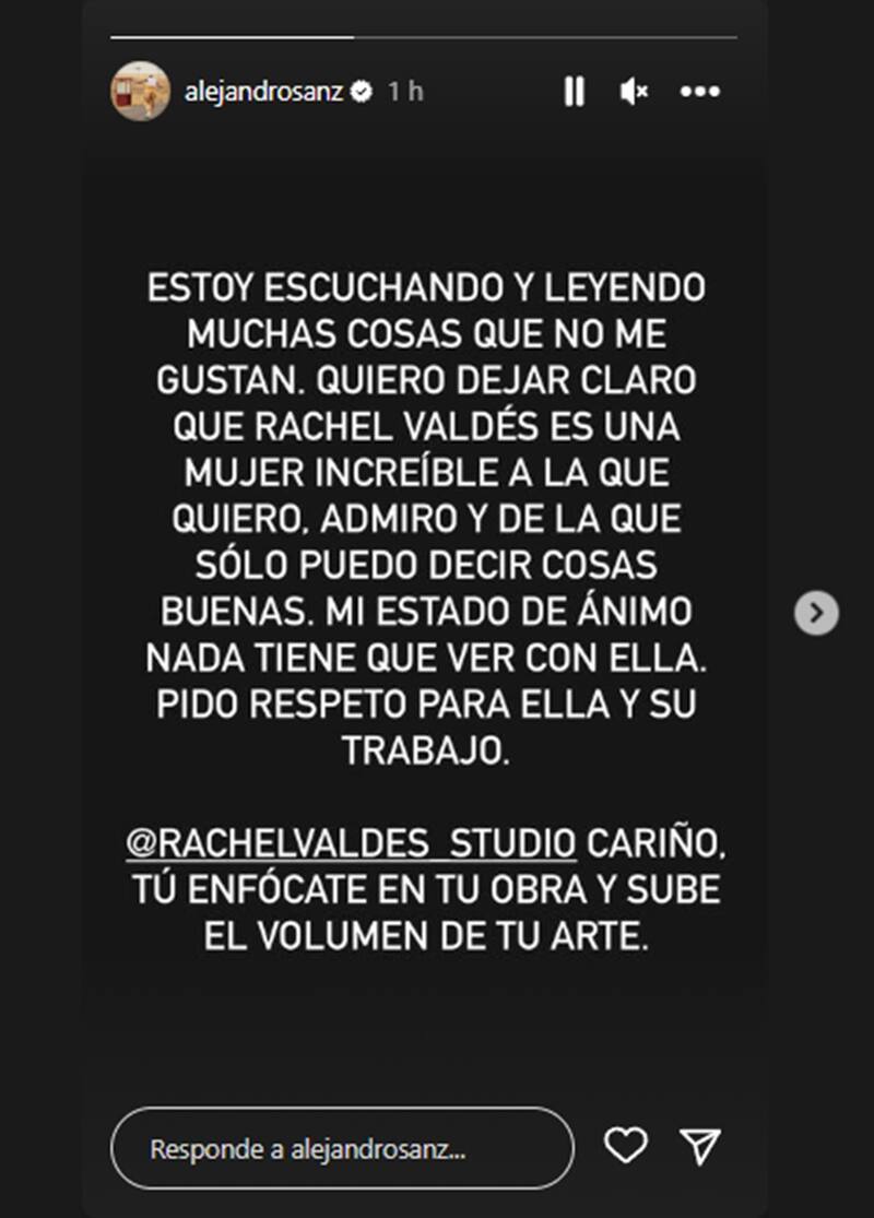 El cantante salió en defensa de su exnovia