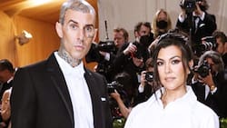 Kourtney y Travis Baker celebran con las Kardashian su despedida en un lujoso yate