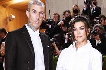 Kourtney y Travis Baker celebran con las Kardashian su despedida en un lujoso yate