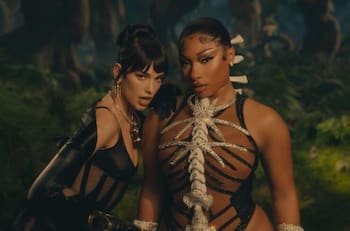 Dua Lipa y Megan Thee Stallion derrochan sensualidad en su video “Sweetest Pie”
