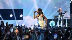Danna Paola impacta con sensual atuendo de novia durante los MTV MIAW