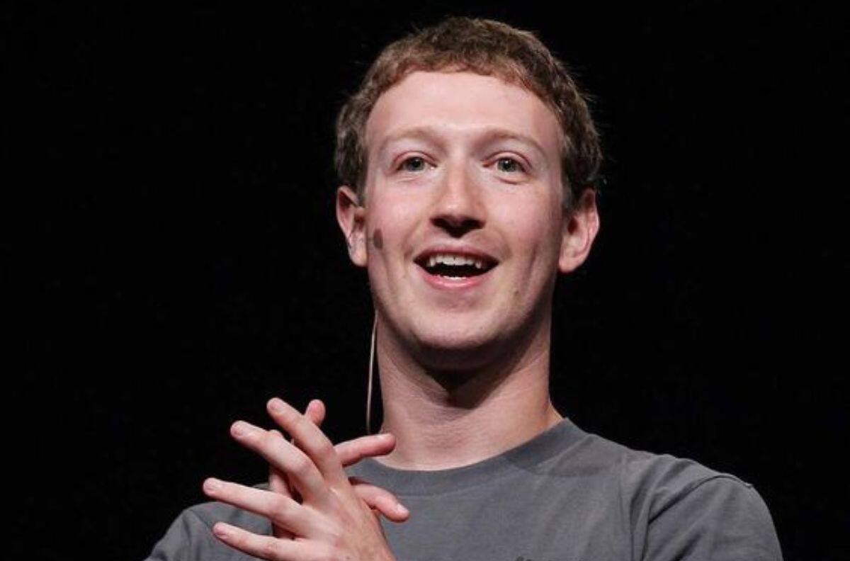 Mark Zuckerberg lanzará un producto de realidad virtual y los astros responden a su creativo perfil