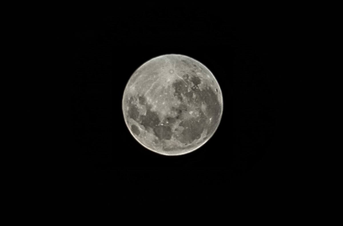 Descubre si tu signo del Zodiaco será uno de los que mejor recibirá esta Luna Llena en Virgo