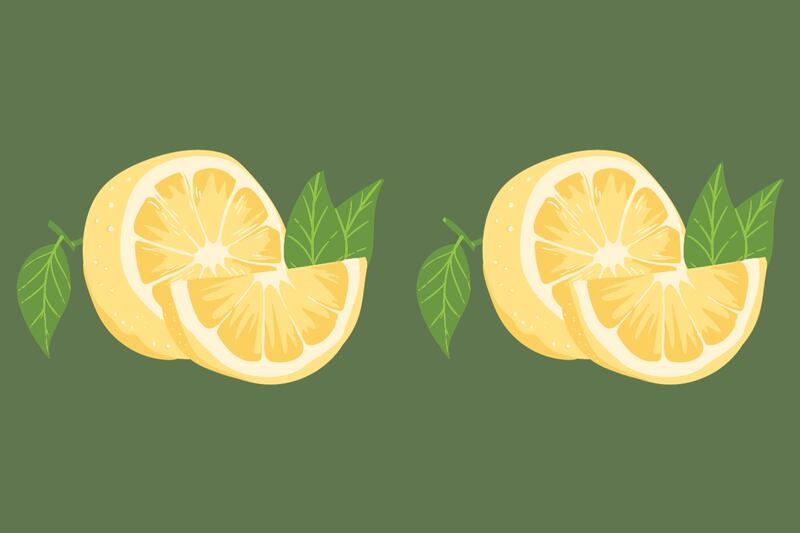 Dos limones que parecen iguales, pero que tienen 5 diferencias entre sí.