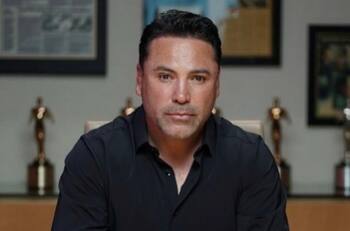 ¡En calzoncillos! Así celebró Óscar de la Hoya su cumpleaños