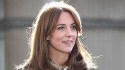 Kate Middleton lució un vestido en color rojo de Alexander McQueen en el Royal Ascot